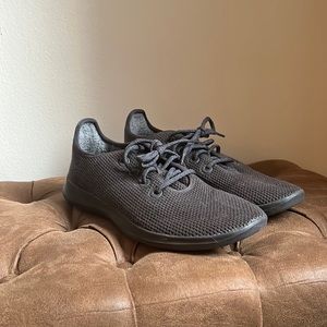 Was a gift. Have never worn outside of the apartment. Like new.